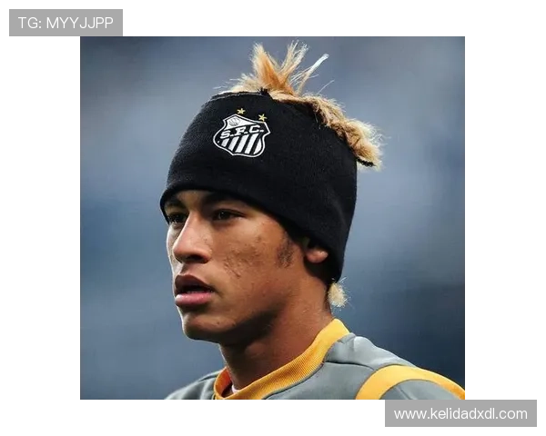 内马尔在巴萨与巴黎体系中的作用对比：核心权重如何变化