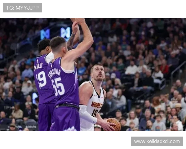 与约基奇挡拆，穆雷比上季三分效率提升