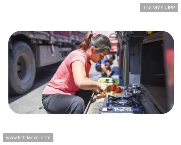 熊朝忠家的拖拉机还没换，银行卡里却躺着几百万